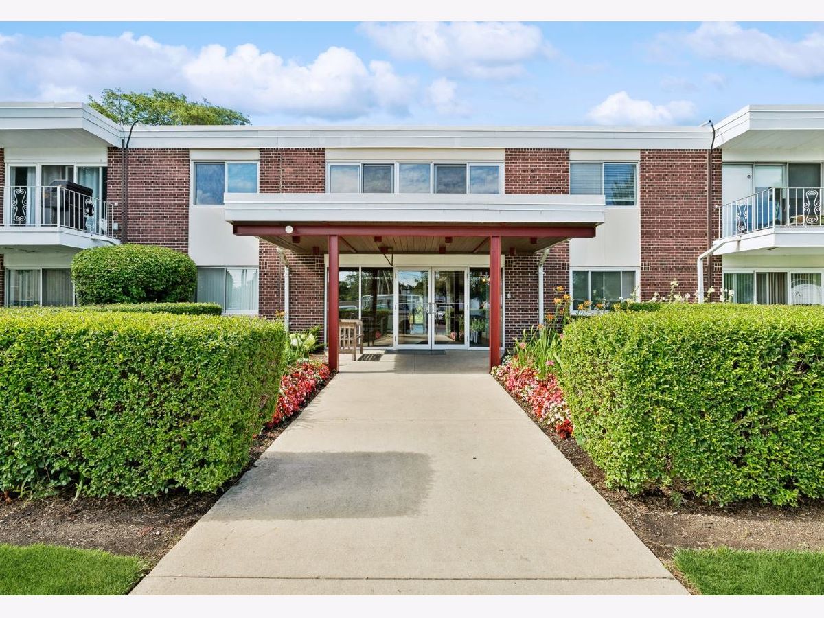 Condominiums Sold Cameo Terrace Wheeling Illinois, 100 Deborah