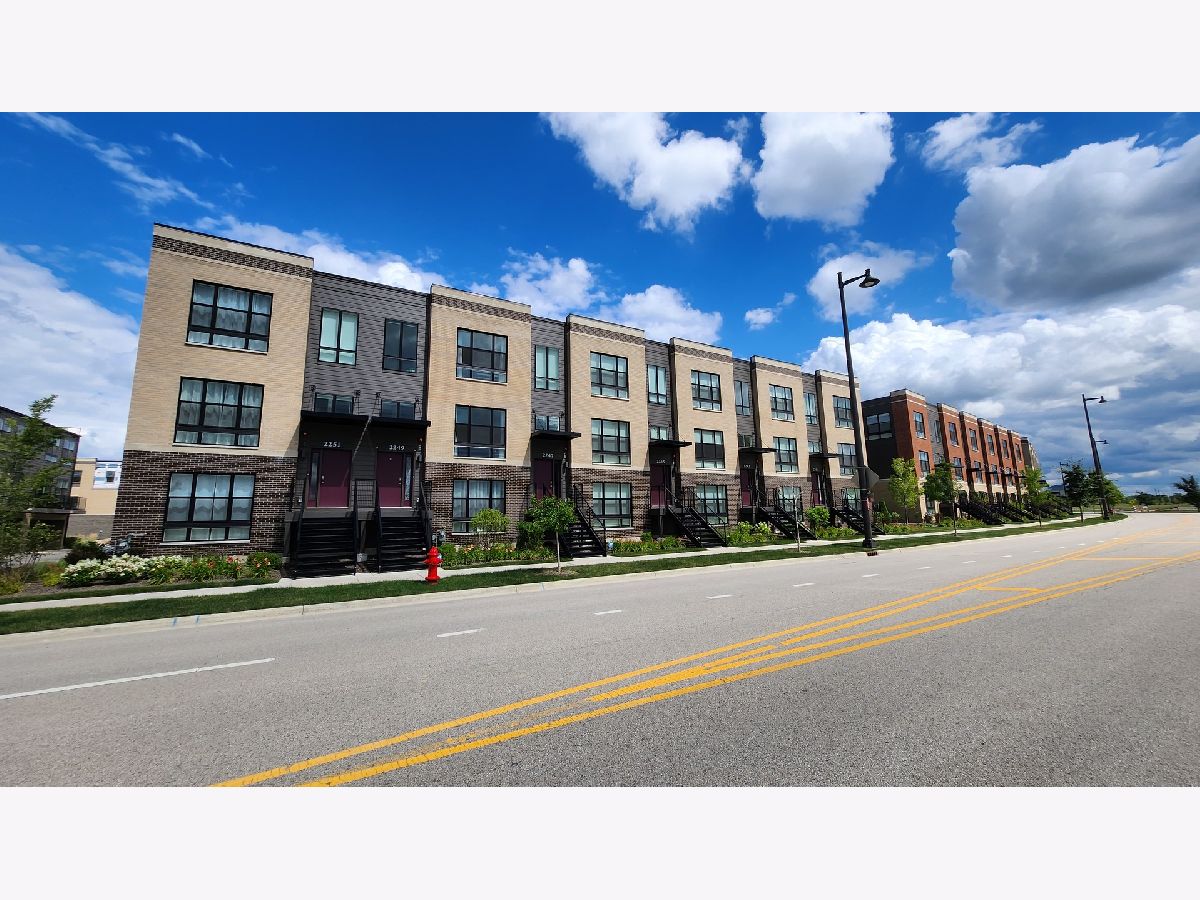 Condos & Townhomes Rented Northgate At Veridian Schaumburg Illinois, 2245 Parkside