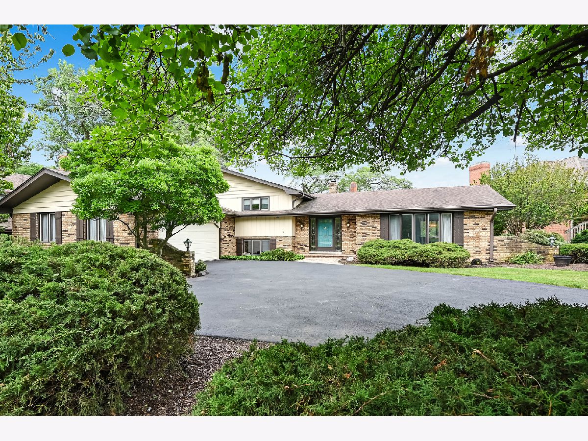 Homes & Condominiums Sold Carriage Green Darien Illinois, 8502 Carriage Green