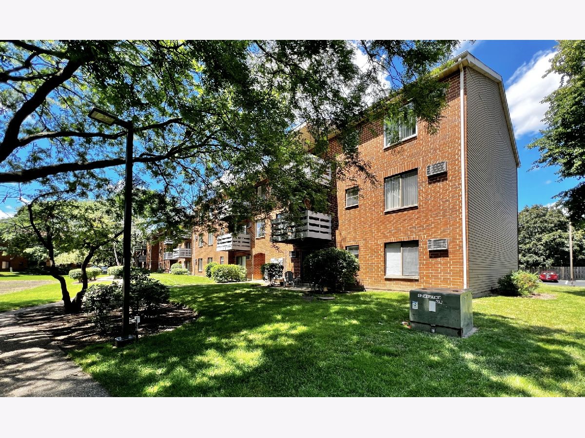 Condominiums Sold Beacon Cove Palatine Illinois, 1375 Winslowe