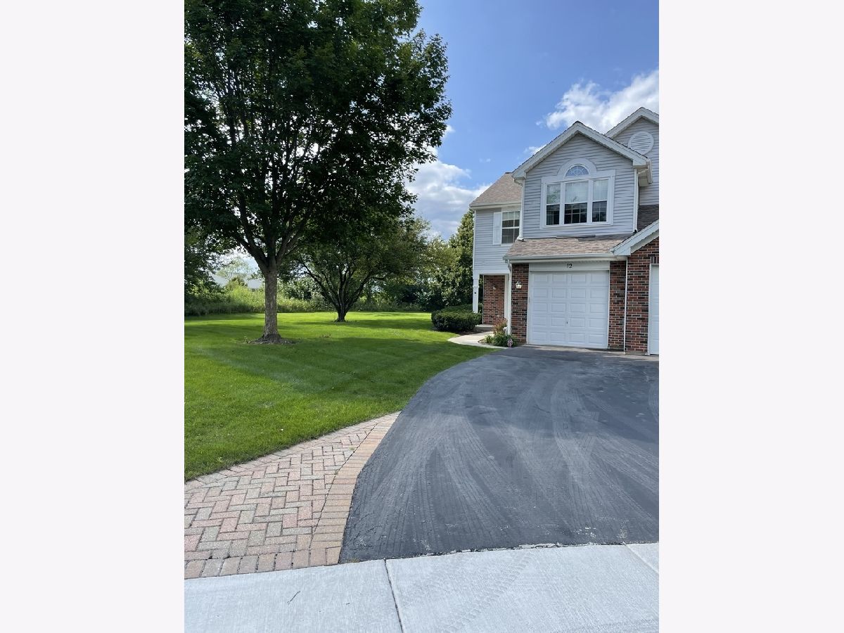 Homes & Condos & Townhomes Sold Willoughby Farms Estates Algonquin Illinois, 12 Arbordale