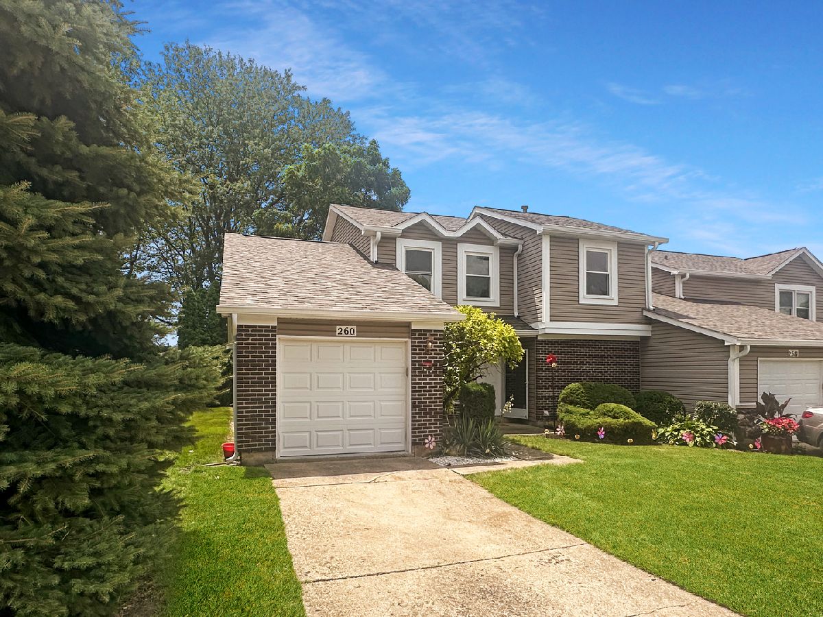 Townhomes Sold Westwind Bloomingdale Illinois, 260 Tamarack