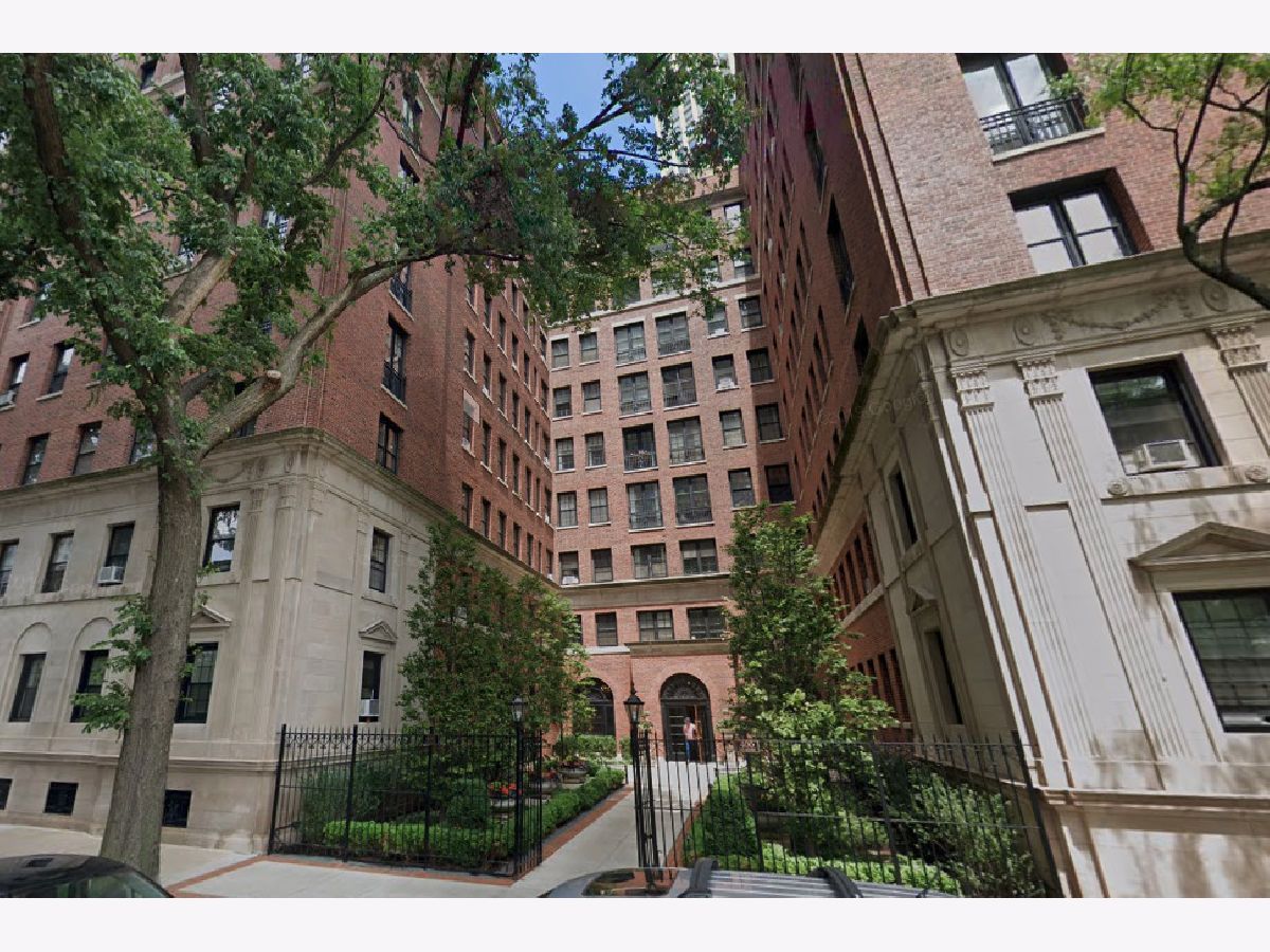 Condominiums Rented Marlborough Chicago Illinois, 400 Deming