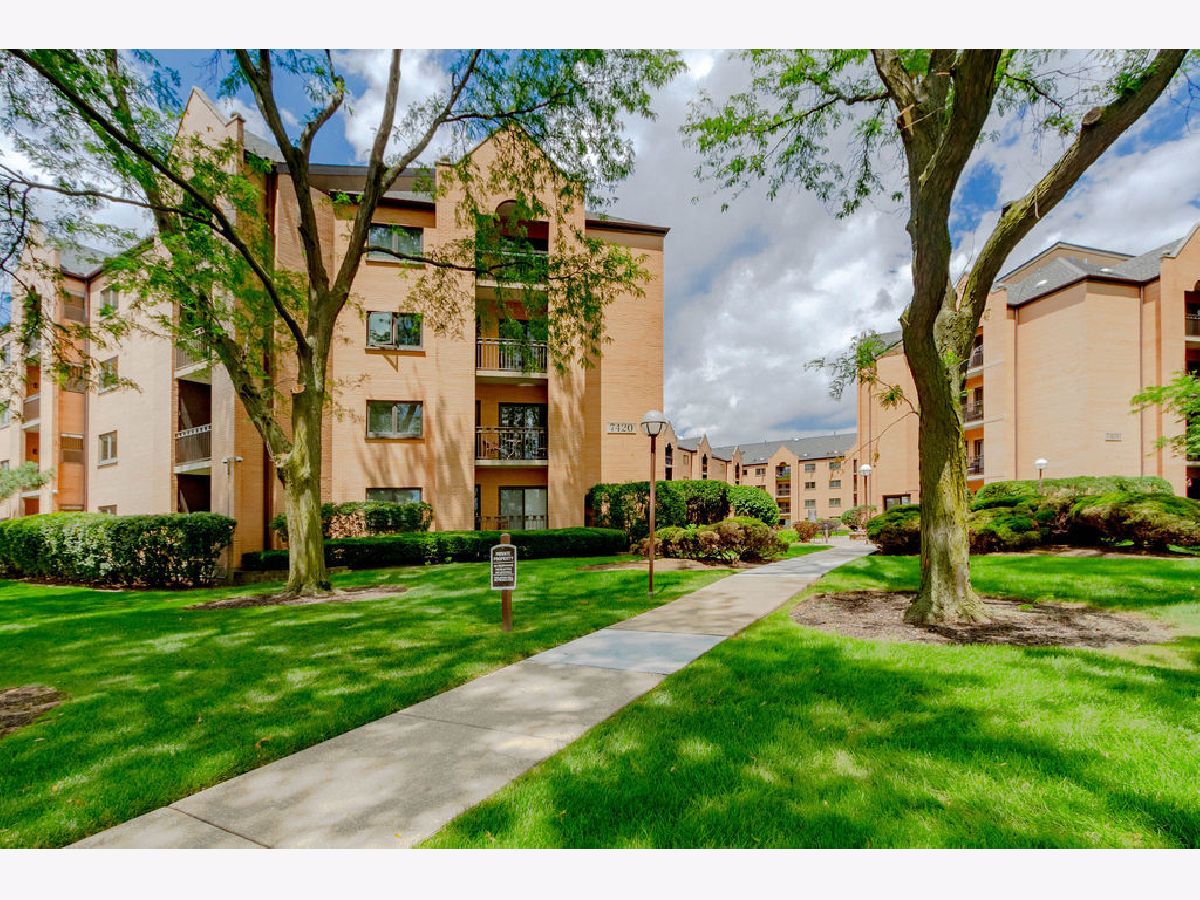 Condos & Townhomes & Homes Sold Courtyard Of Harwood Heights Harwood Heights Illinois, 7410 Lawrence