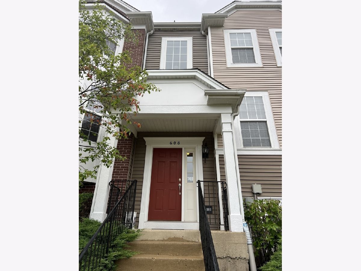 Townhomes & Condos Rented Lake Street Square Grayslake Illinois, 608 Cannon Ball