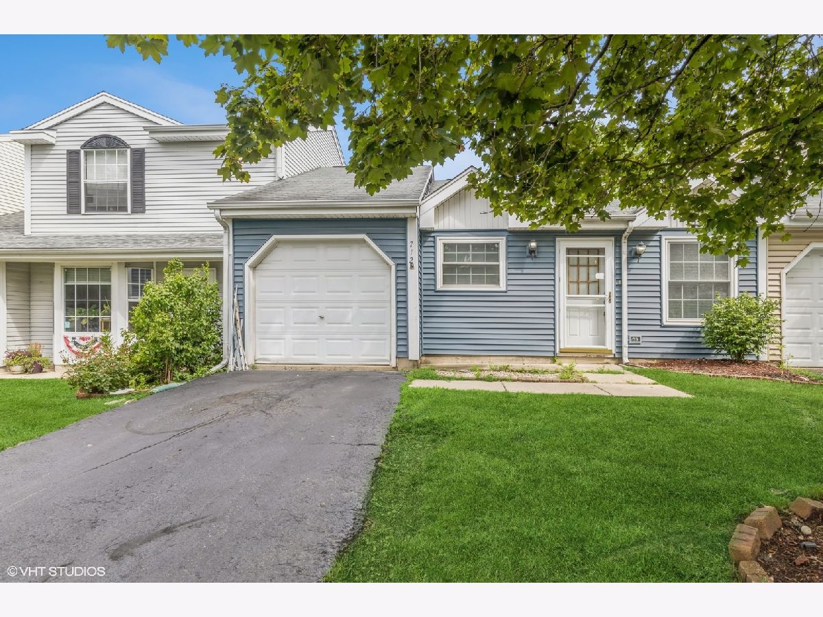 Townhomes Sold Nantucket Village Island Lake Illinois, 712 Nantucket