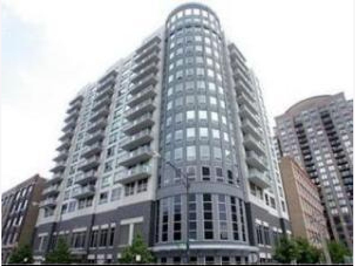 Condominiums Rented Huron Pointe Chicago Illinois, 421 Huron