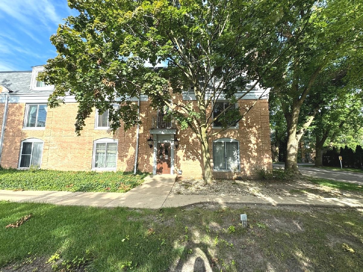 Condominiums Rented Citadel Northbrook Illinois, 1447 Shermer