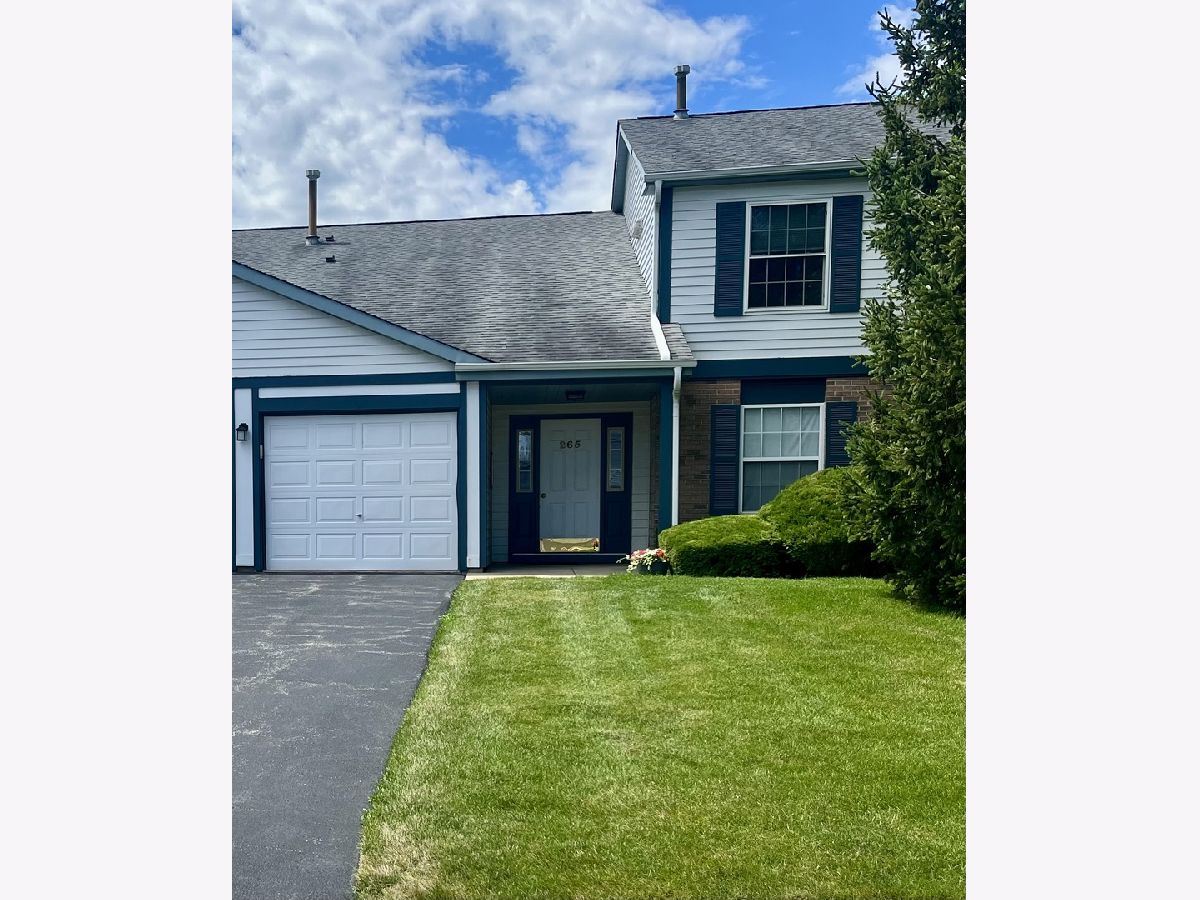 Condos & Townhomes Rented Crestview Estates Wauconda Illinois, 265 Crestview