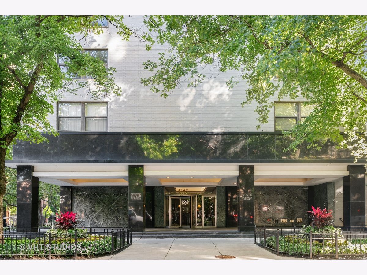 Condominiums Rented State Parkway Condos Chicago Illinois, 1445 State