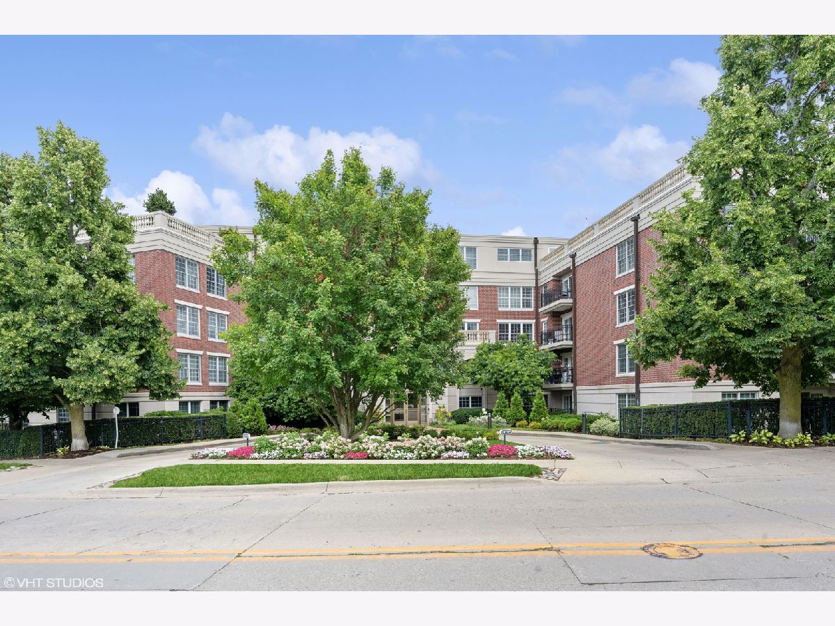 Condominiums Sold Les Maison Highland Park Illinois, 2021 Saint Johns