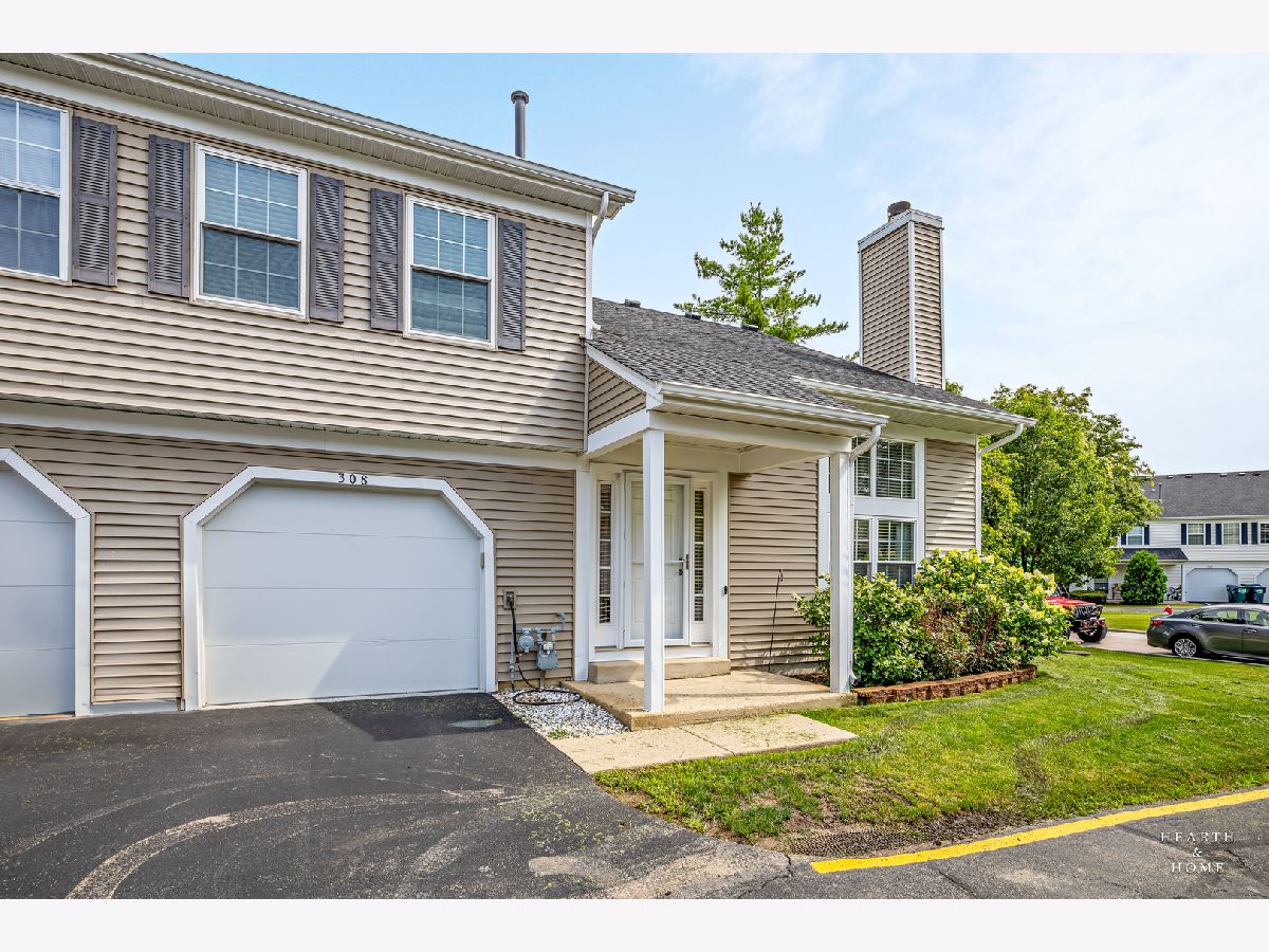 Townhomes Sold Southgate Manor Streamwood Illinois, 308 Wisteria