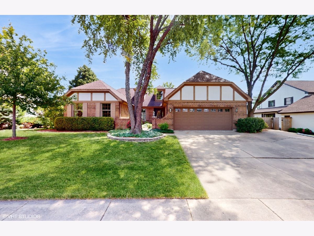 Homes Sold Highland Meadows Palatine Illinois, 2404 Highland