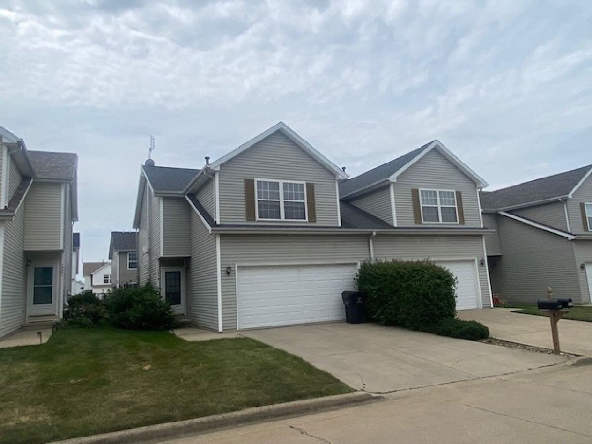 Condos & Townhomes & Homes Sold Links Landing Bloomington Illinois, 1219 Colonial