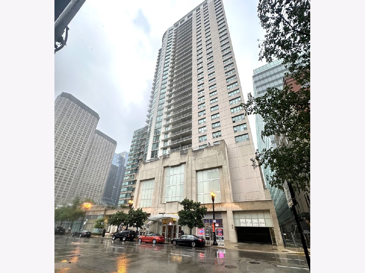 Condominiums Rented Park Alexandria Chicago Illinois, 125 Jefferson