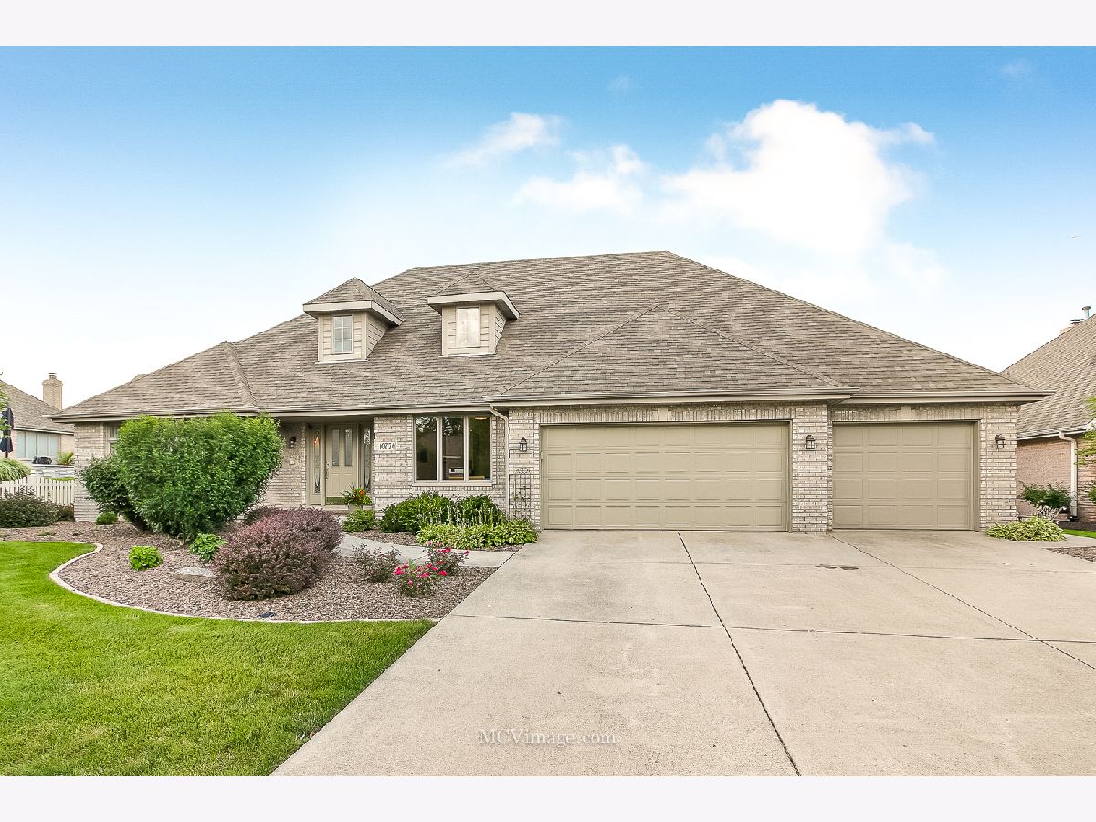 Homes Sold Deer Point Estates Orland Park Illinois, 10726 White Tail Run