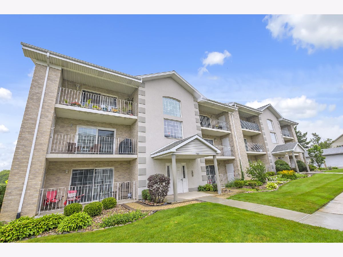 Condominiums Sold Crystal Hills Hickory Hills Illinois, 9140 95th