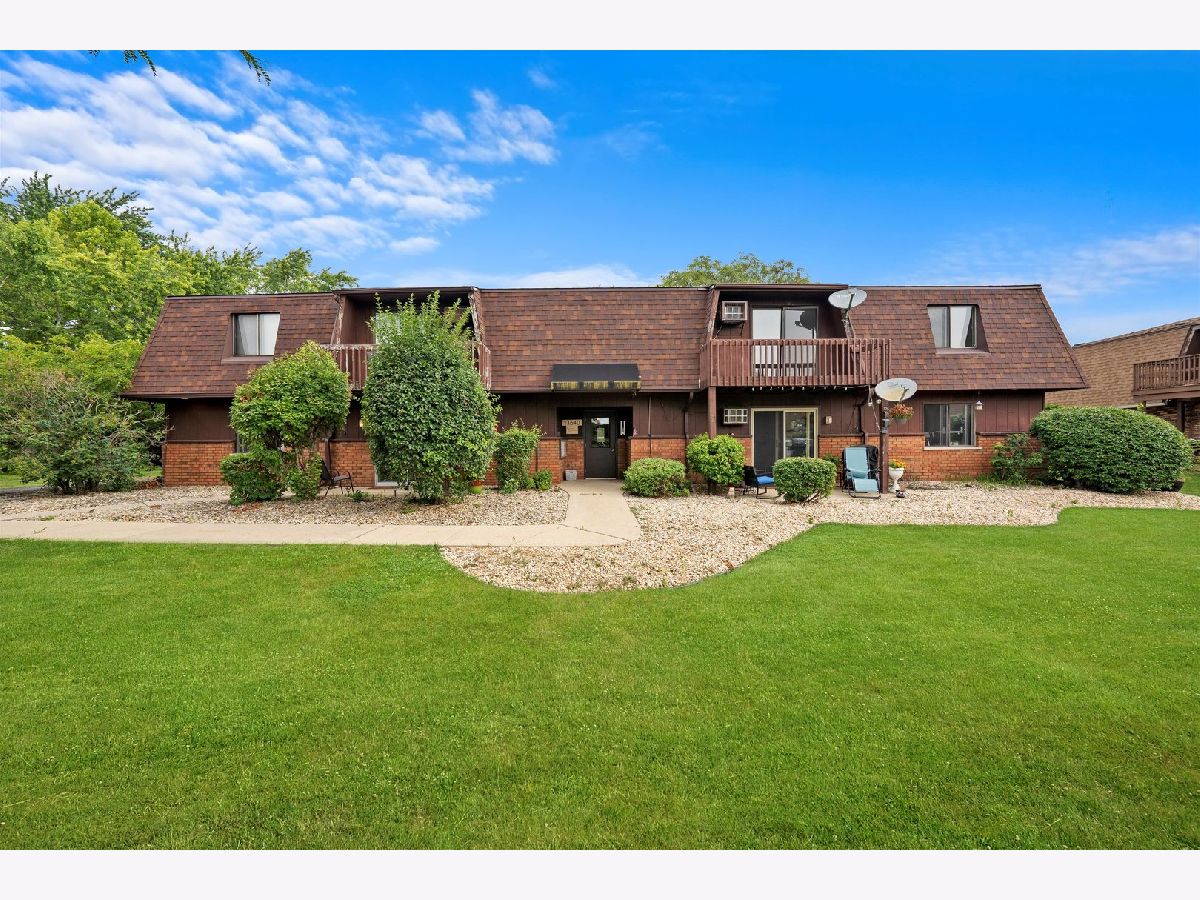 Condominiums Rented Arrowhead Mokena Illinois, 11640 Blackhawk