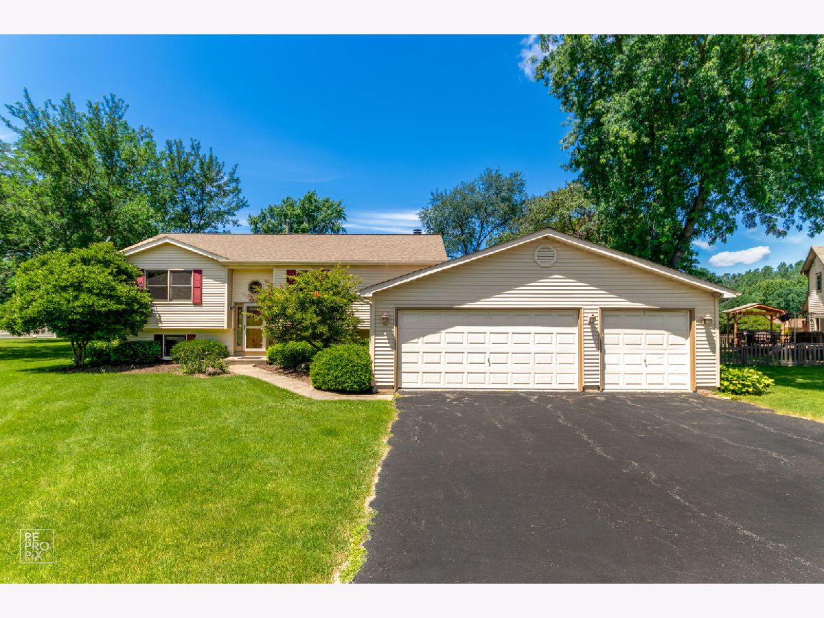 Homes Rented Parkers Highlands Wonder Lake Illinois, 3611 Fawn Grove