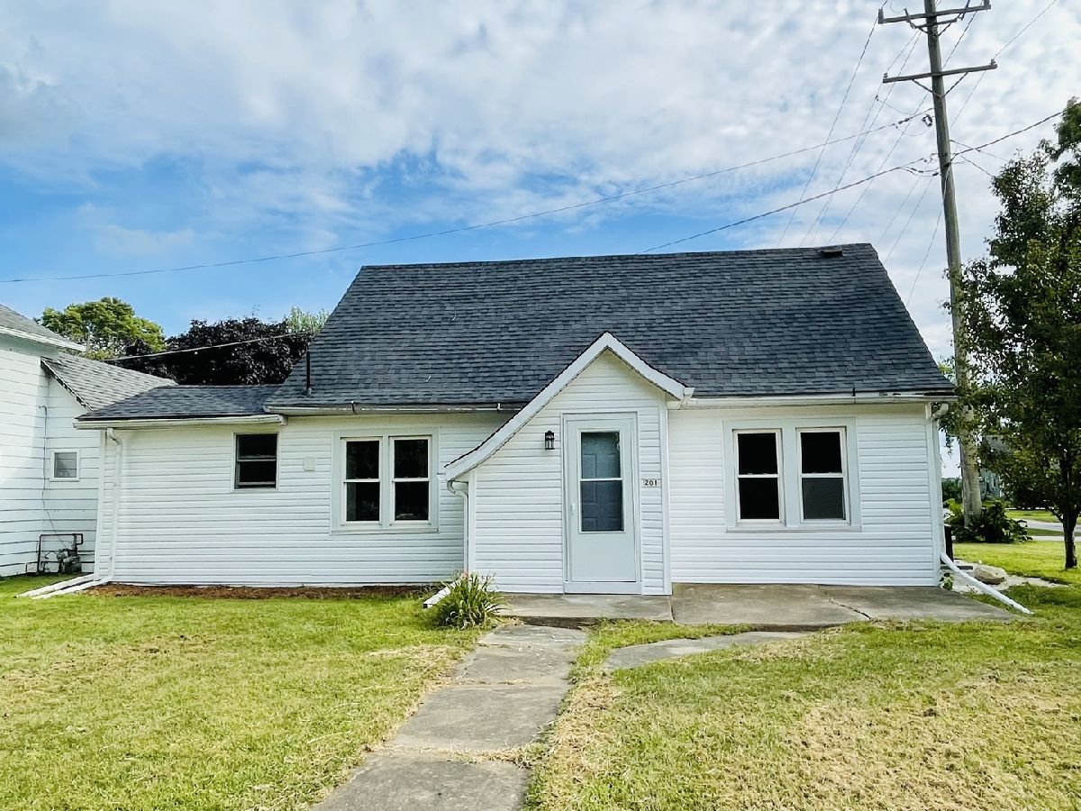  Sold Cornell Illinois, 201 Main