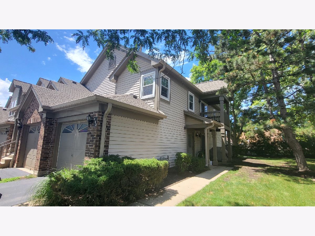 Townhomes & Condos Rented Villas Of Oak Creek Buffalo Grove Illinois, 243 Old Oak
