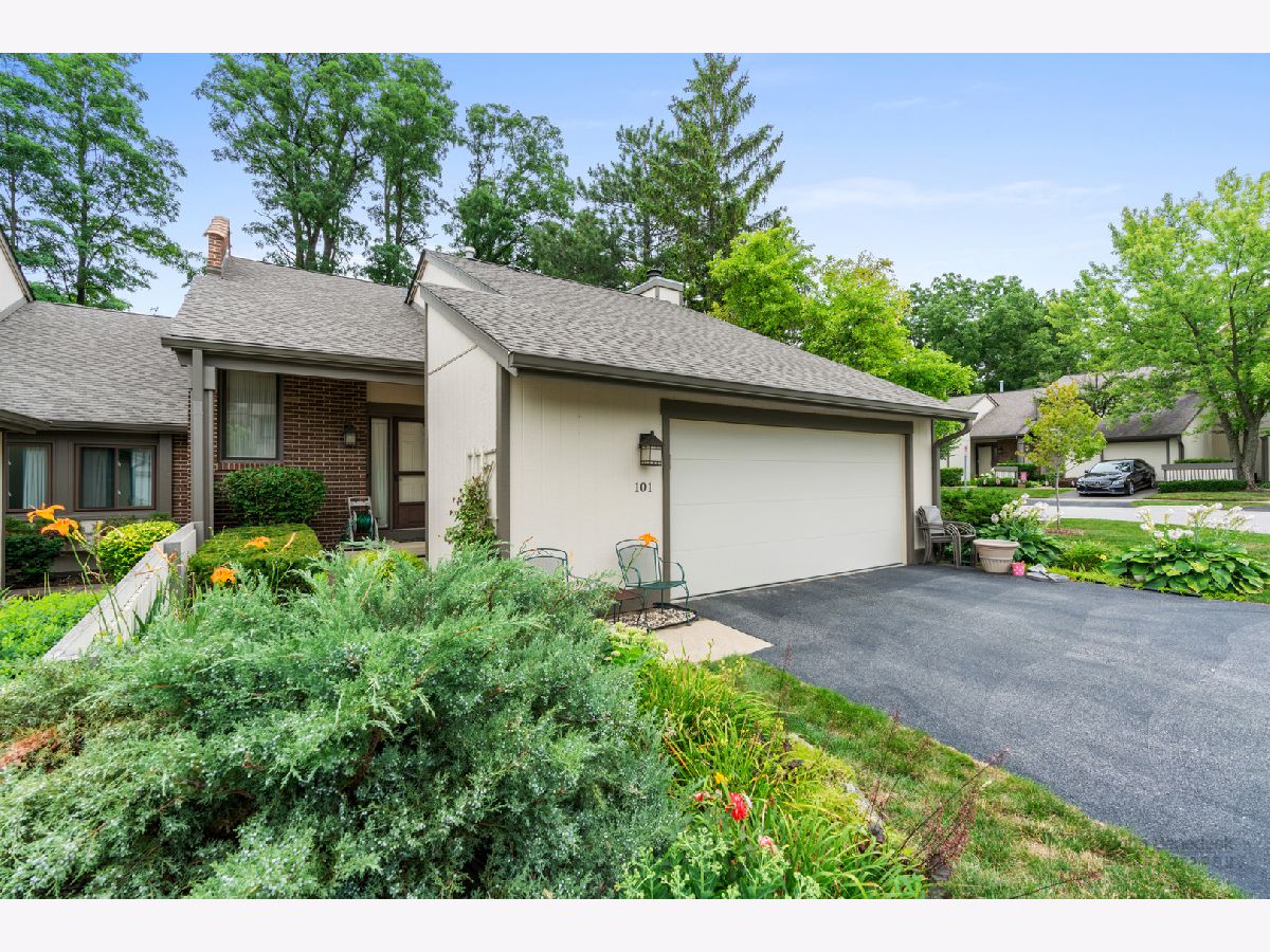 Townhomes & Condos & Homes Sold Meadow Edge Rolling Meadows Illinois, 101 Viola