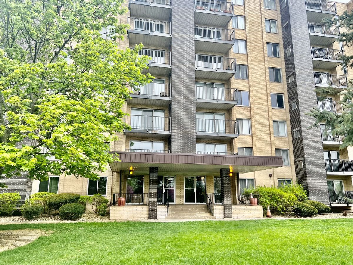 Condominiums Sold Terraces Downers Grove Illinois, 5400 Walnut