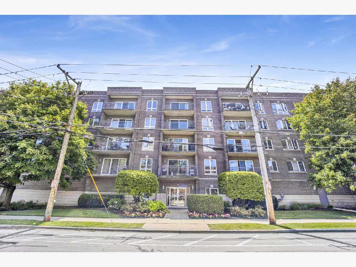 Condominiums Sold Insignia Des Plaines Illinois, 1477 Thacker