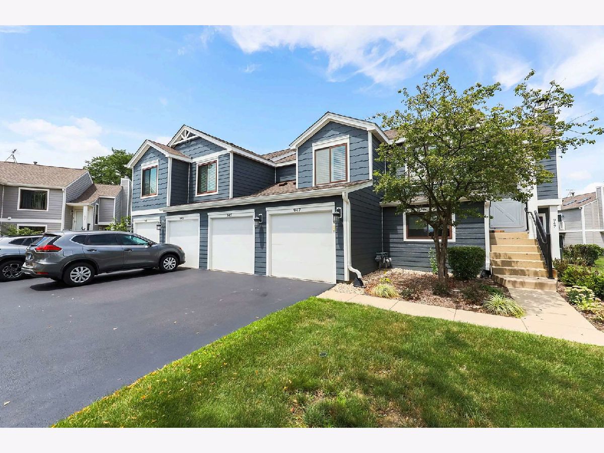 Townhomes & Condos & Homes Sold Summit Place Schaumburg Illinois, 945 Glouchester