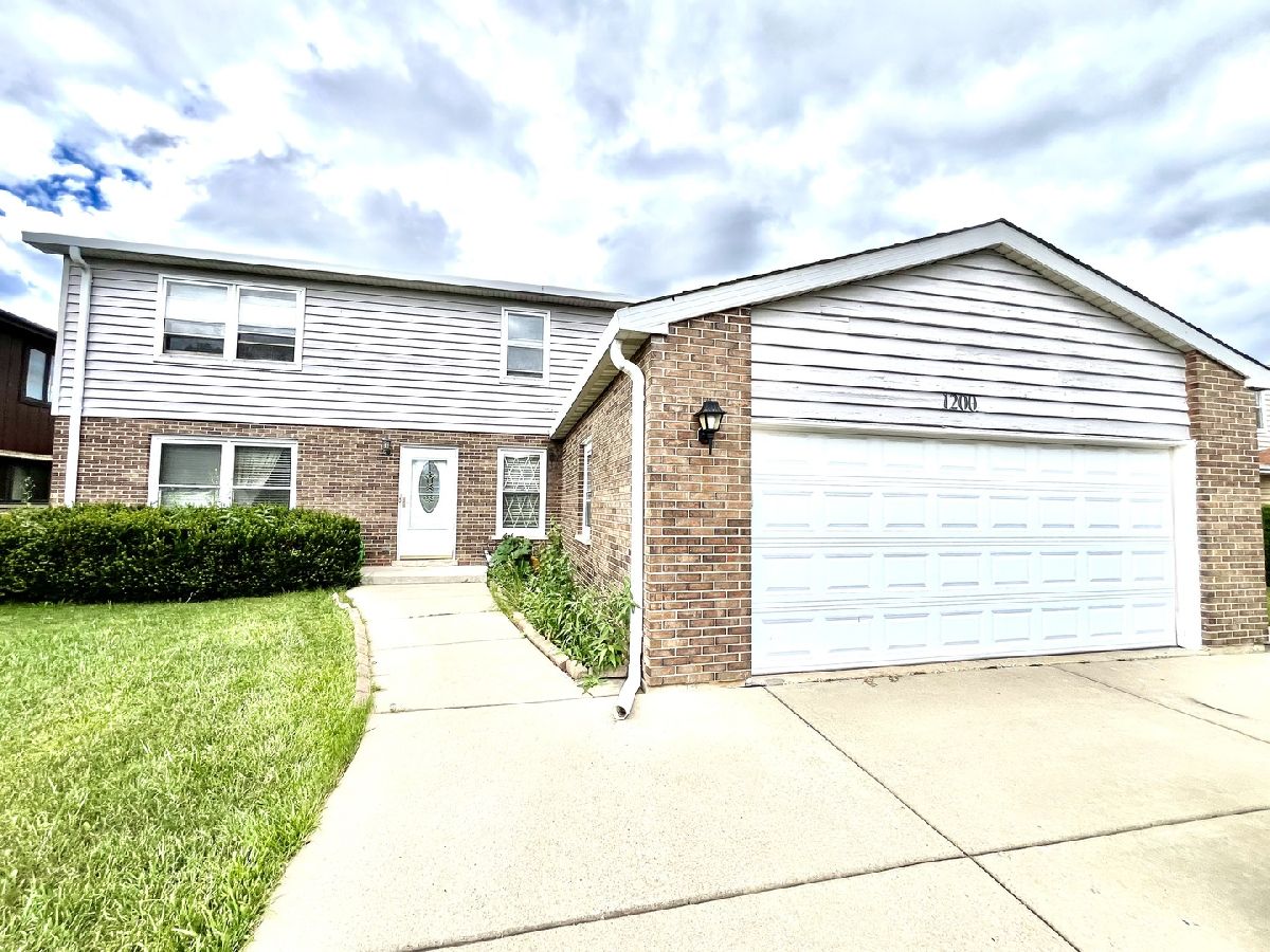 Condominiums & Homes Rented Westgate Mount Prospect Illinois, 1200 Ardyce