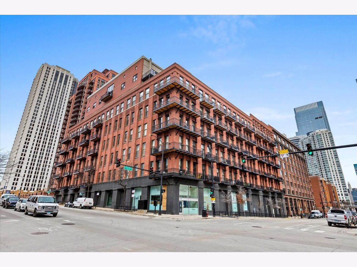 Condos & Townhomes Rented China Club Loft Chicago Illinois, 616 Fulton
