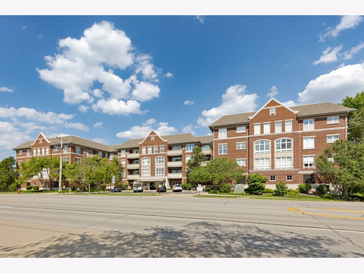 Condominiums Sold The Enclave At Quentin Palatine Illinois, 77 Quentin