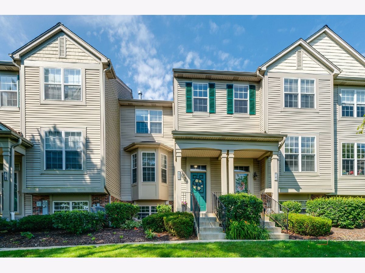 Townhomes Sold Cherry Creek Grayslake Illinois, 1073 Ellsworth