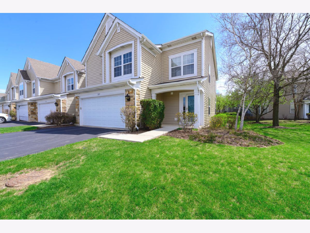 Townhomes Sold Coventry Park Palatine Illinois, 325 Lancelot