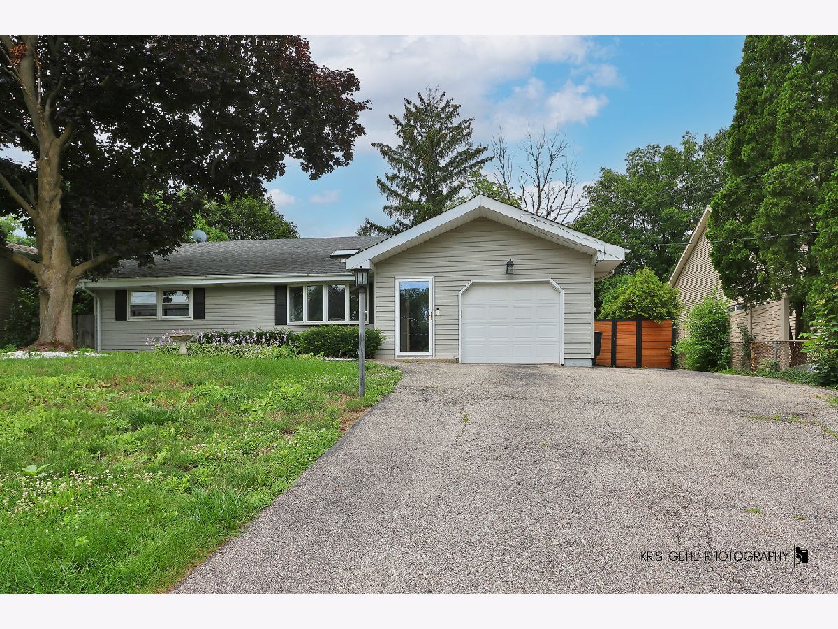 Homes Rented Venetian Village Lindenhurst Illinois, 304 Hazelwood