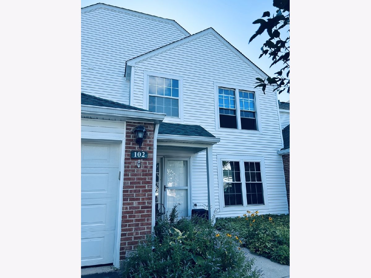 Townhomes & Condos Sold The Hamptons Lake Bluff Illinois, 102 Lauralton