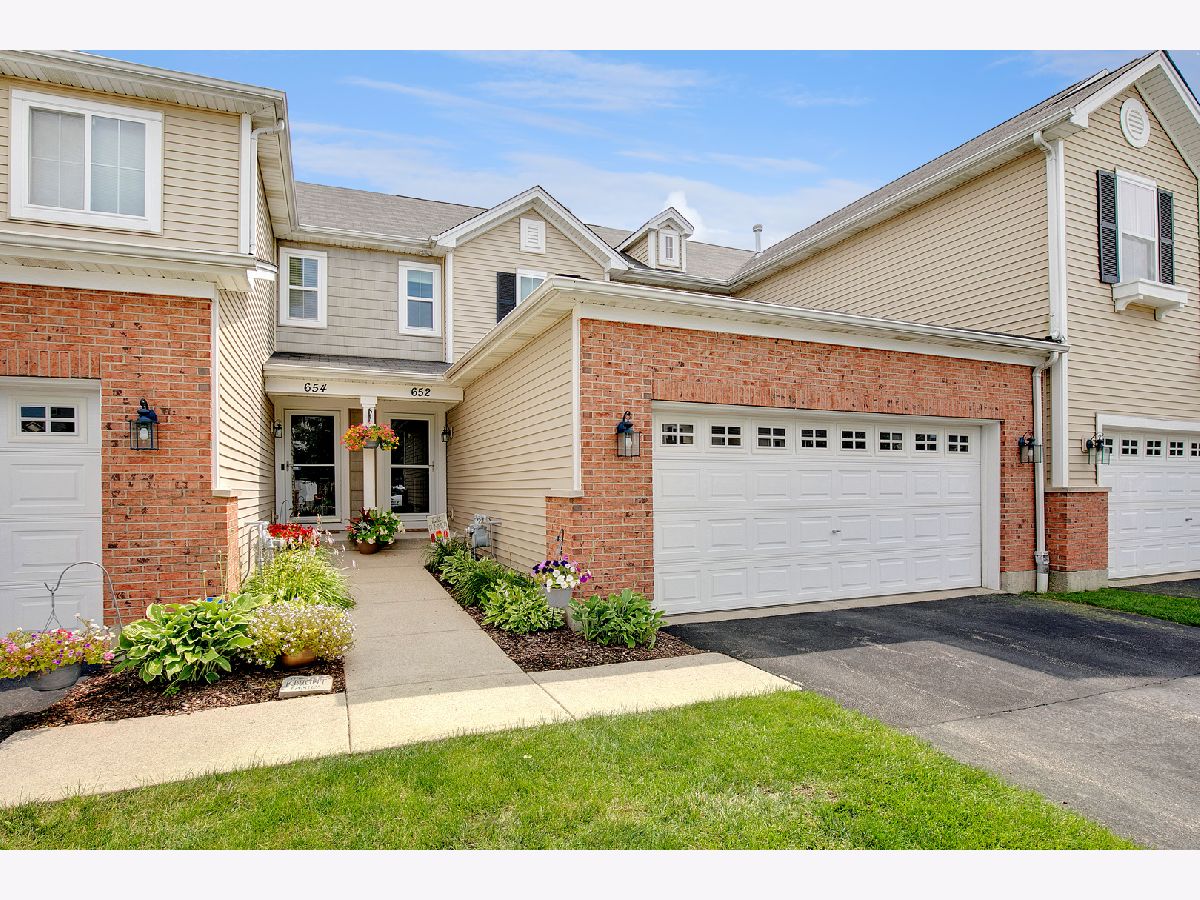Townhomes Sold Park Place Crystal Lake Illinois, 652 Grand Canyon