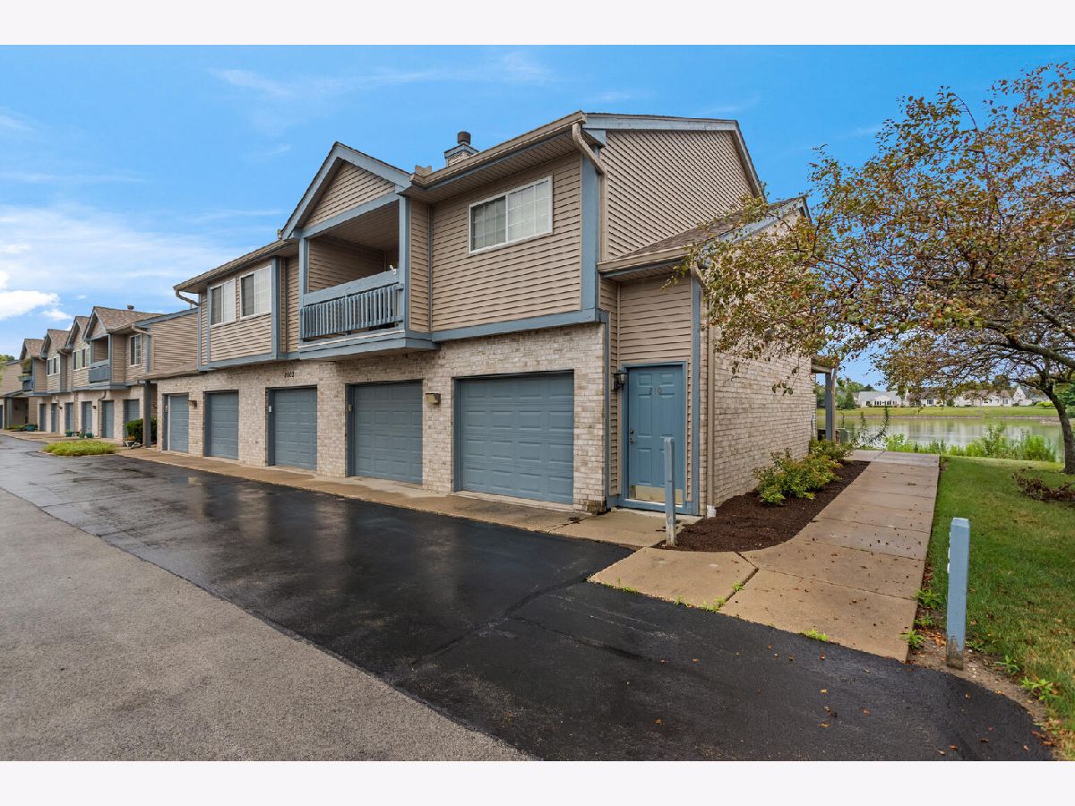 Condominiums & Homes Sold Ponds Of Windsor Champaign Illinois, 2402 Windward