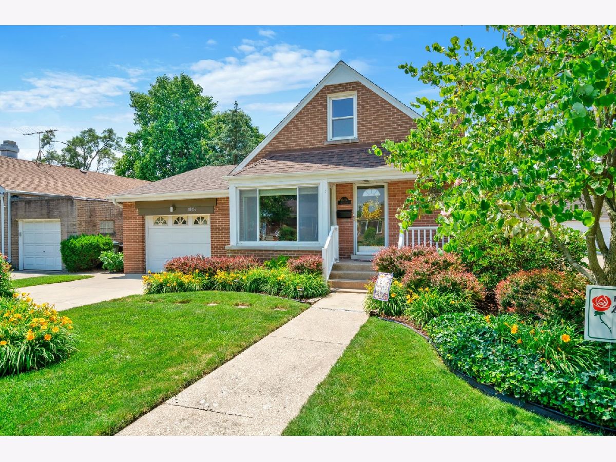 Homes Sold Southgate Homewood Illinois, 18436 Gottschalk