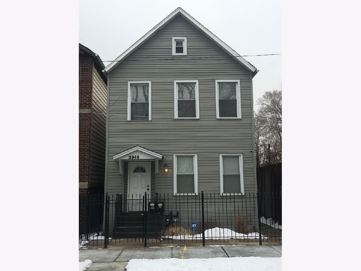  Rented Chicago Illinois, 3949 Wells