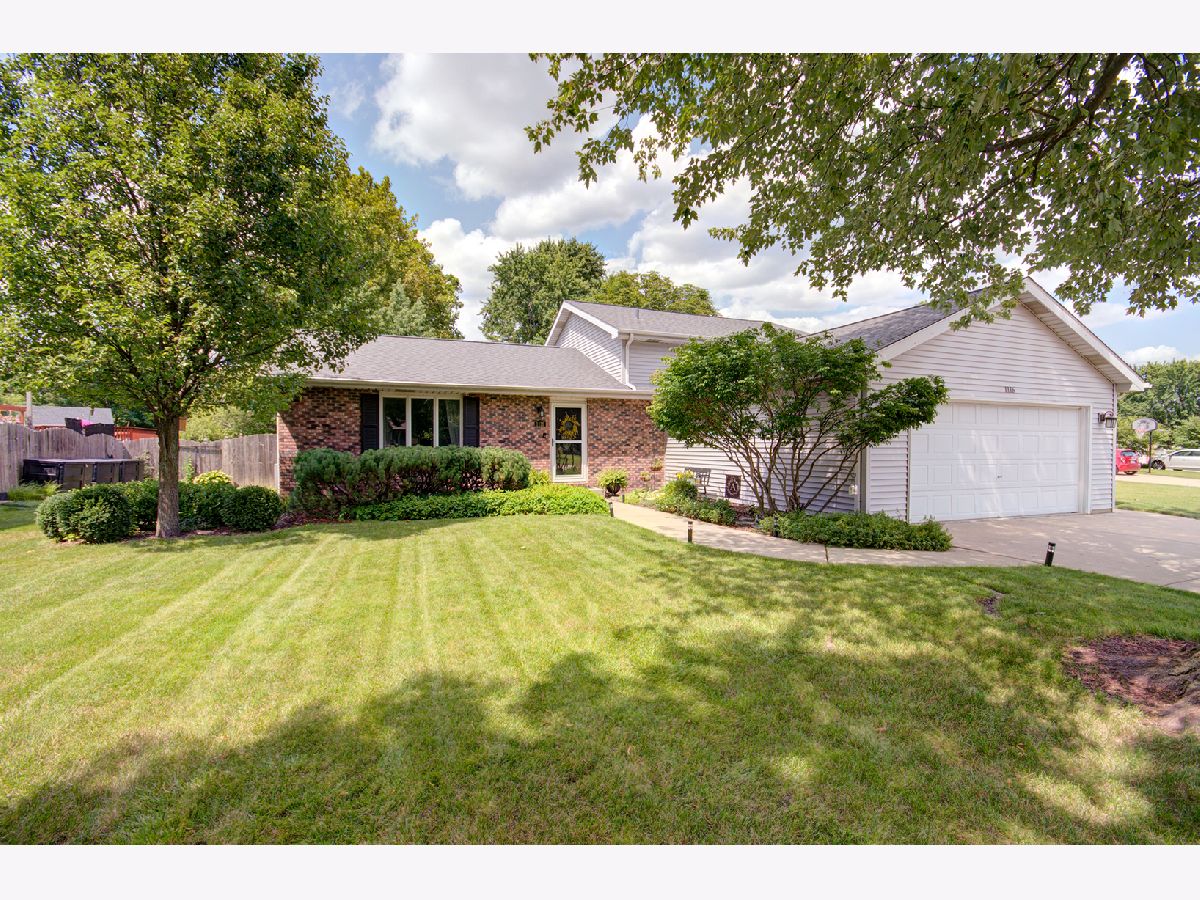 Homes Sold Country West Shorewood Illinois, 1116 Home