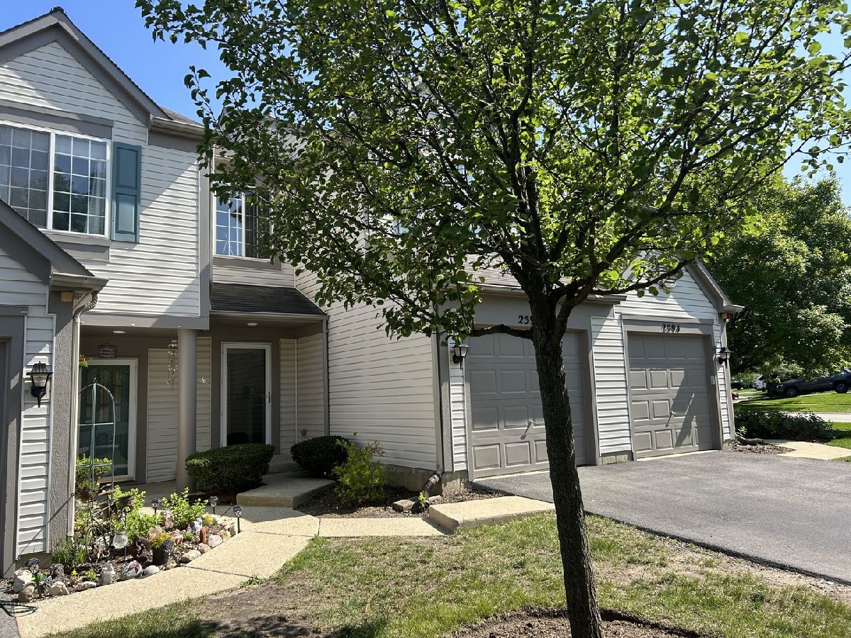 Townhomes Rented Carrolwood Naperville Illinois, 2592 Arcadia