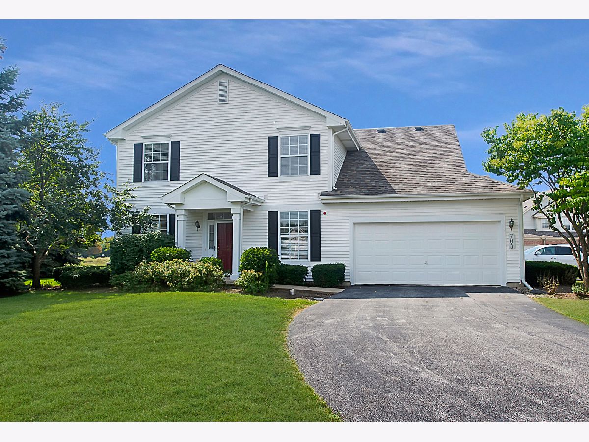 Townhomes Sold Stuarts Crossing St Charles Illinois, 703 Crossing