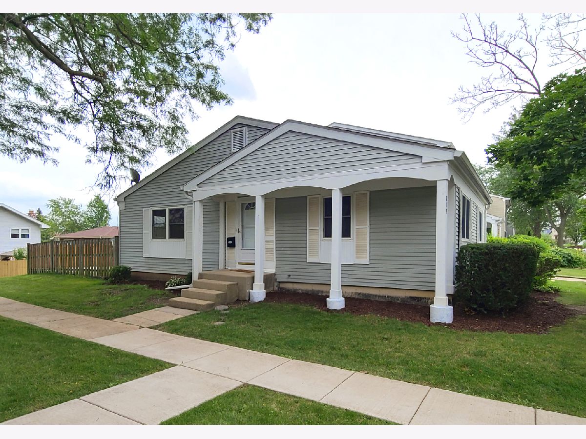 Townhomes & Condos Sold Sheffield Towne Schaumburg Illinois, 819 Mansfield