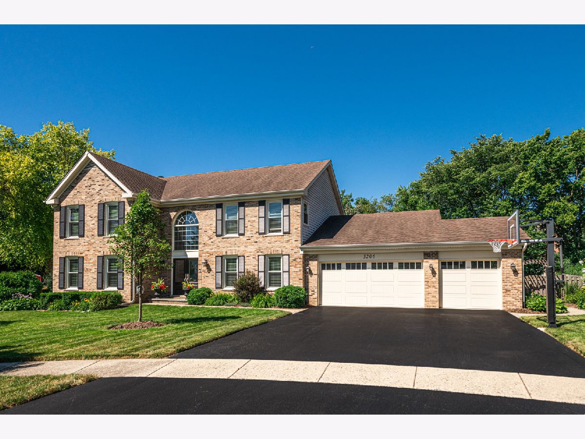 Homes Sold Charlemagne St Charles Illinois, 3206 Charlemagne