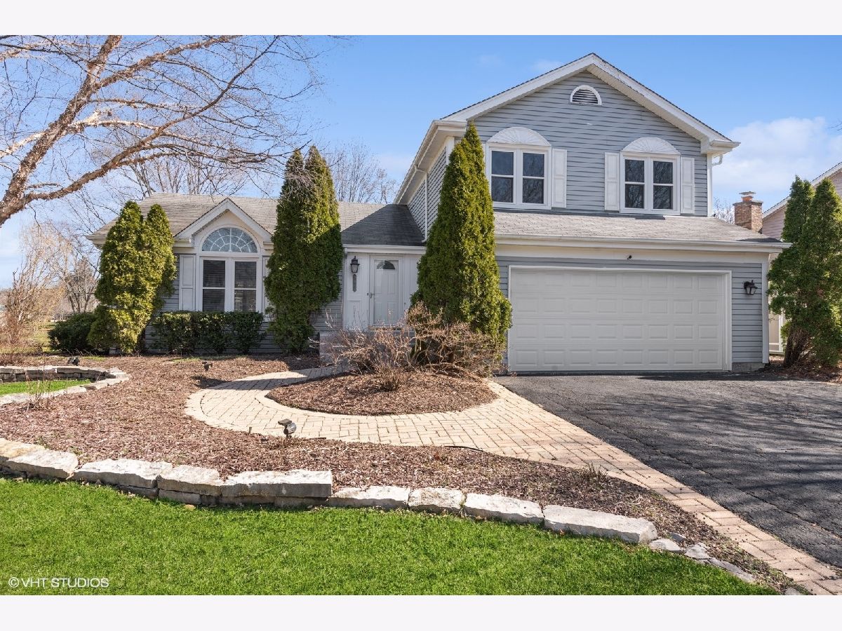 Homes Rented Millers Grove Lake Zurich Illinois, 941 Holly