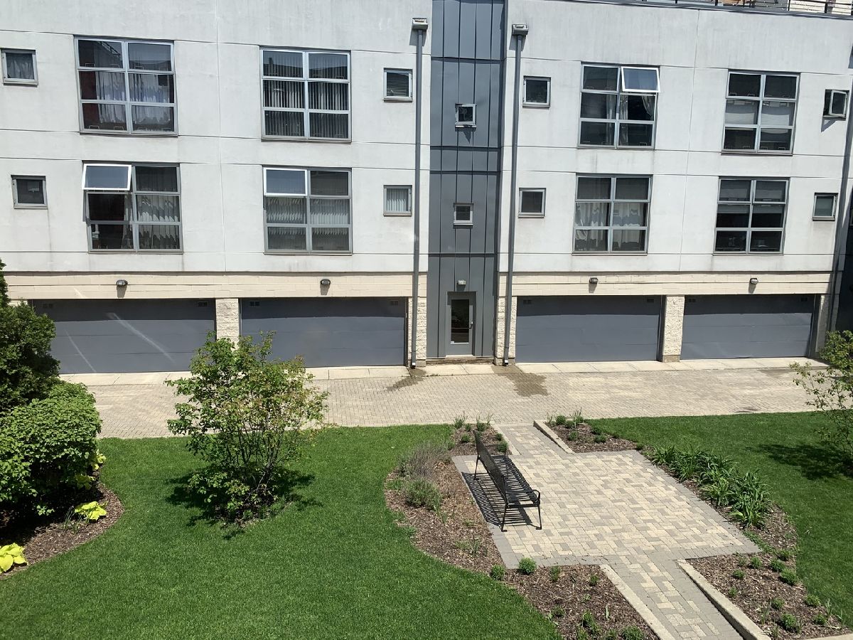 Condominiums Rented Michigan Avenue Gardens Chicago Illinois, 1808 Michigan