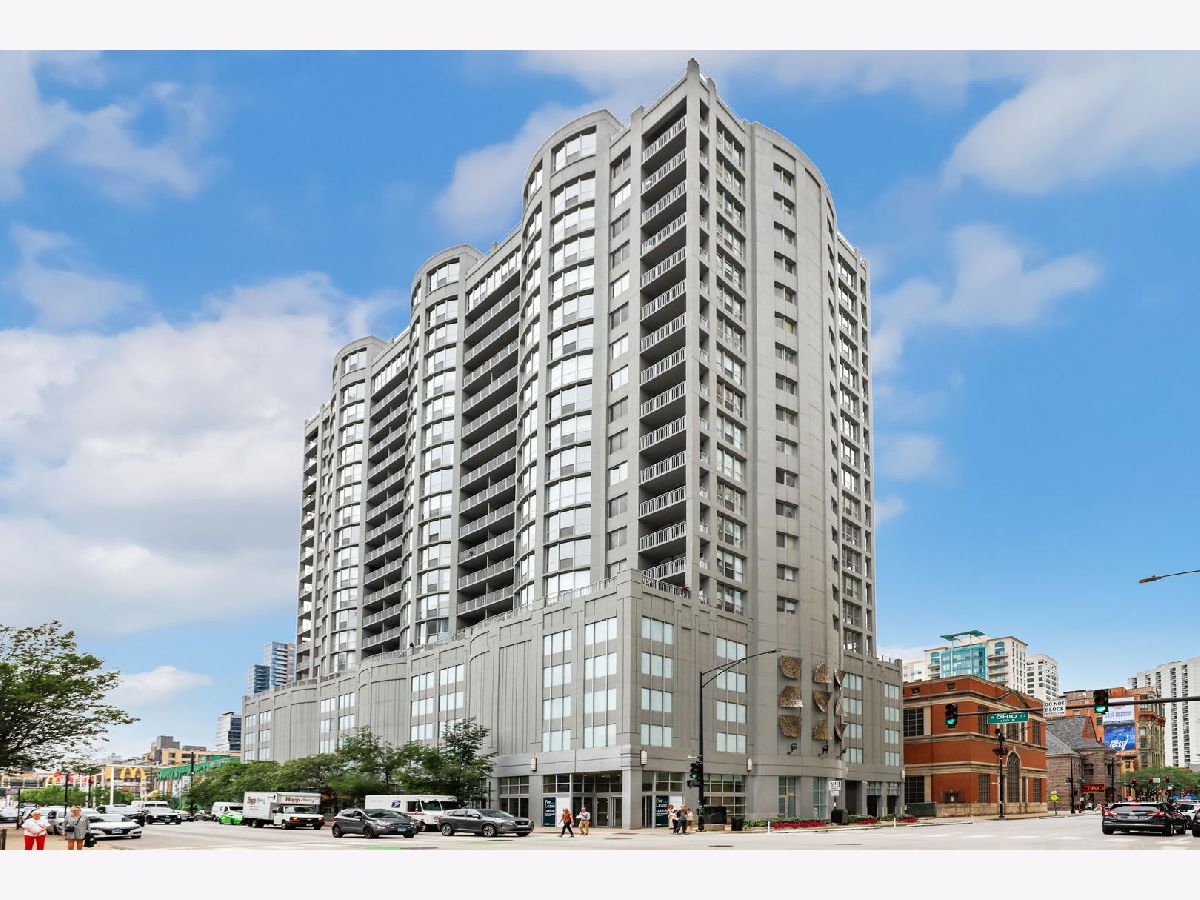 Condominiums Sold Farallon Chicago Illinois, 600 Dearborn