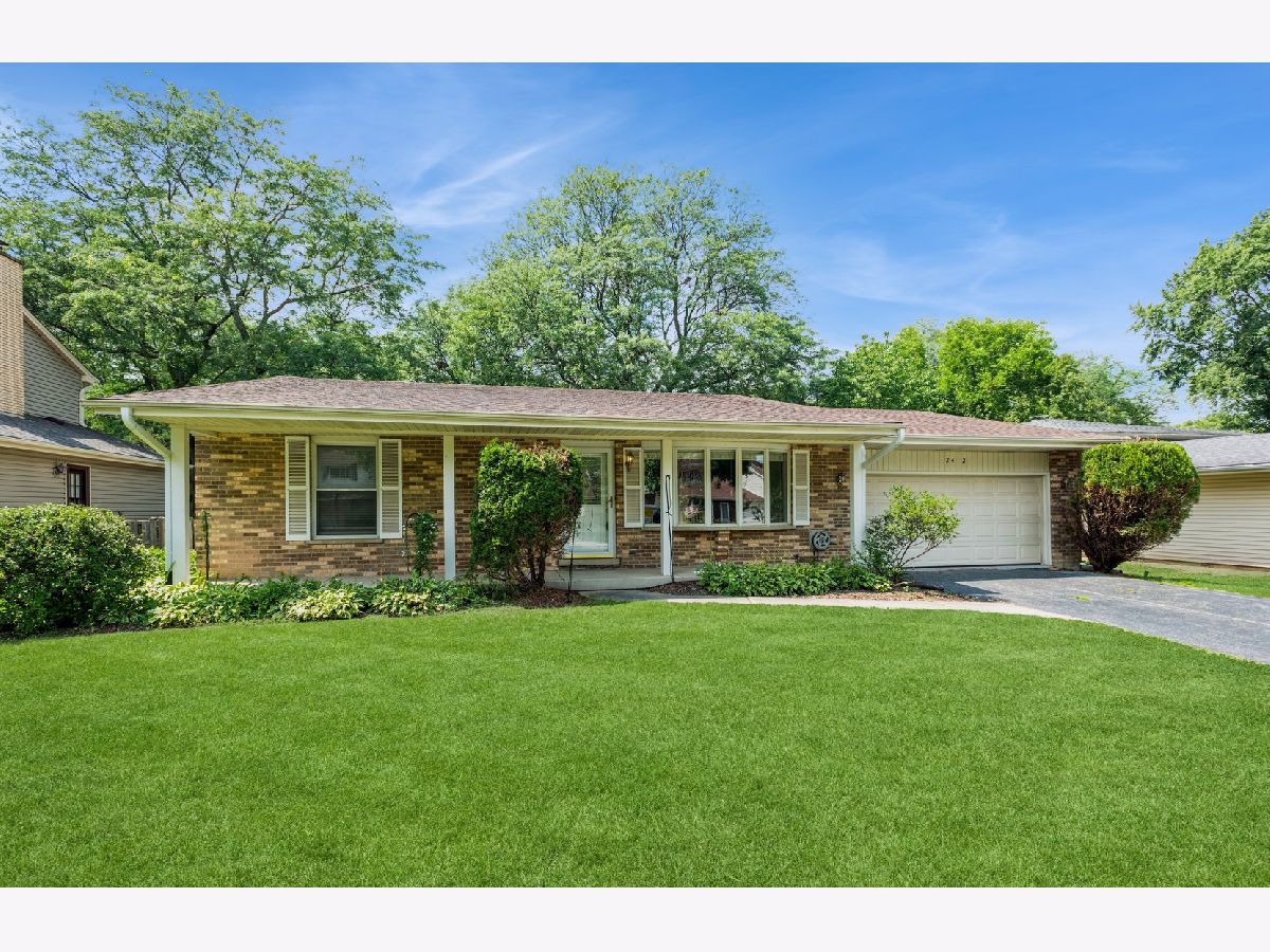 Homes & Condos & Townhomes Sold Cedar Glen Arlington Heights Illinois, 2402 Embers