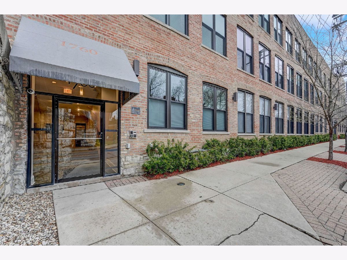 Condos & Townhomes Sold Terra Cotta Commons Chicago Illinois, 1760 Wrightwood